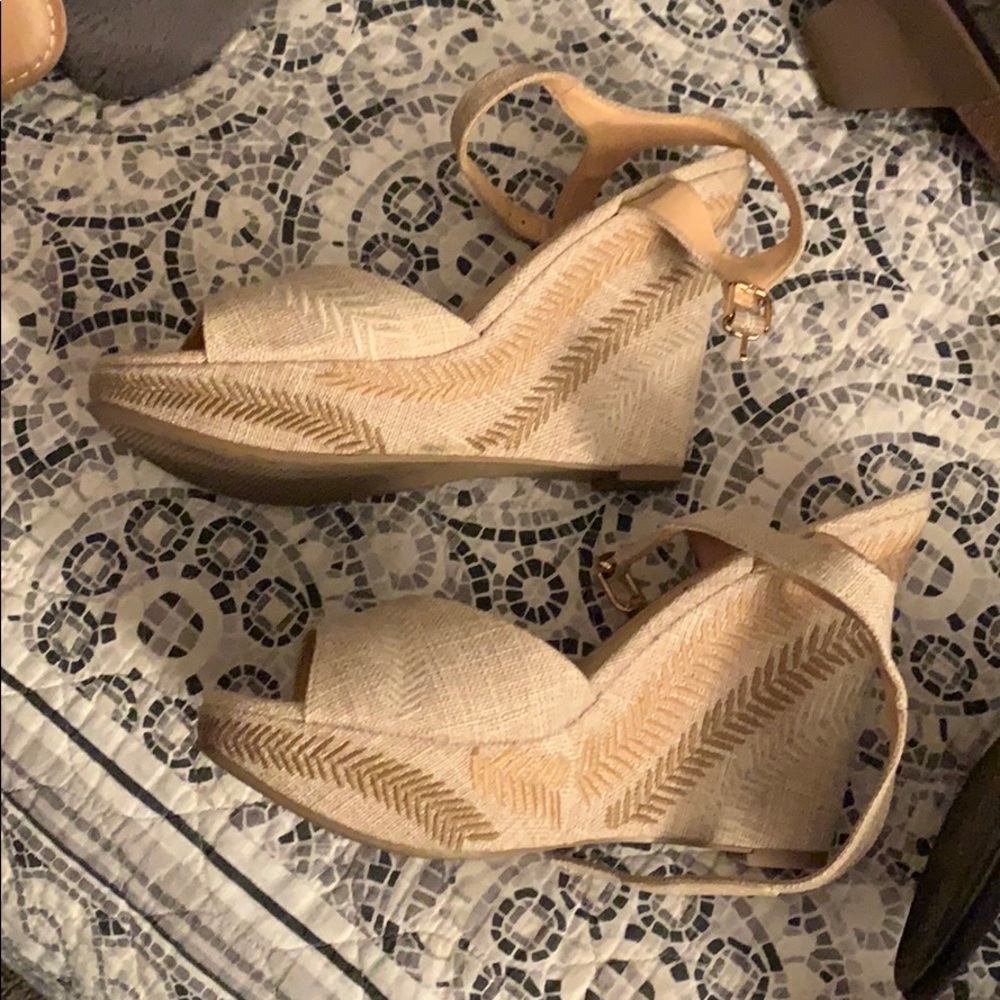 Tan/ beige wedges